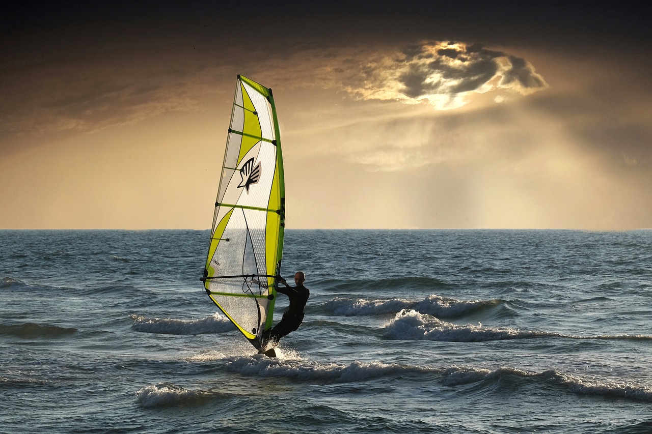 Windsurfing – dlaczego warto go spróbować?