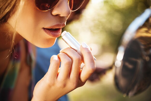 Odkrywanie Świeżości: Jak Miętowe Aromaty Wpływają na Doznania z Vapingu