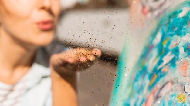 Twórcze wyrażanie siebie przez sztukę: jak rozpocząć przygodę z malarstwem intuicyjnym?